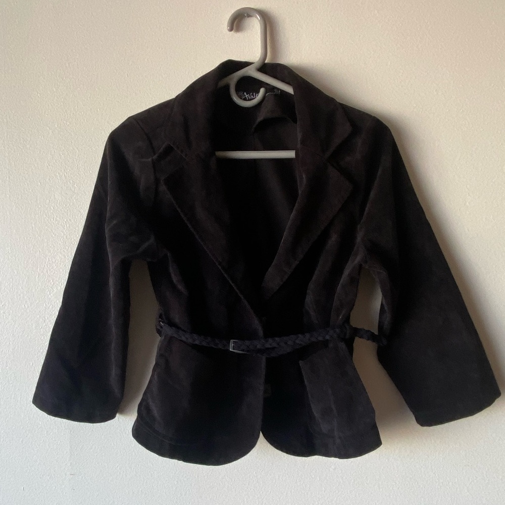 Cute black jacket!